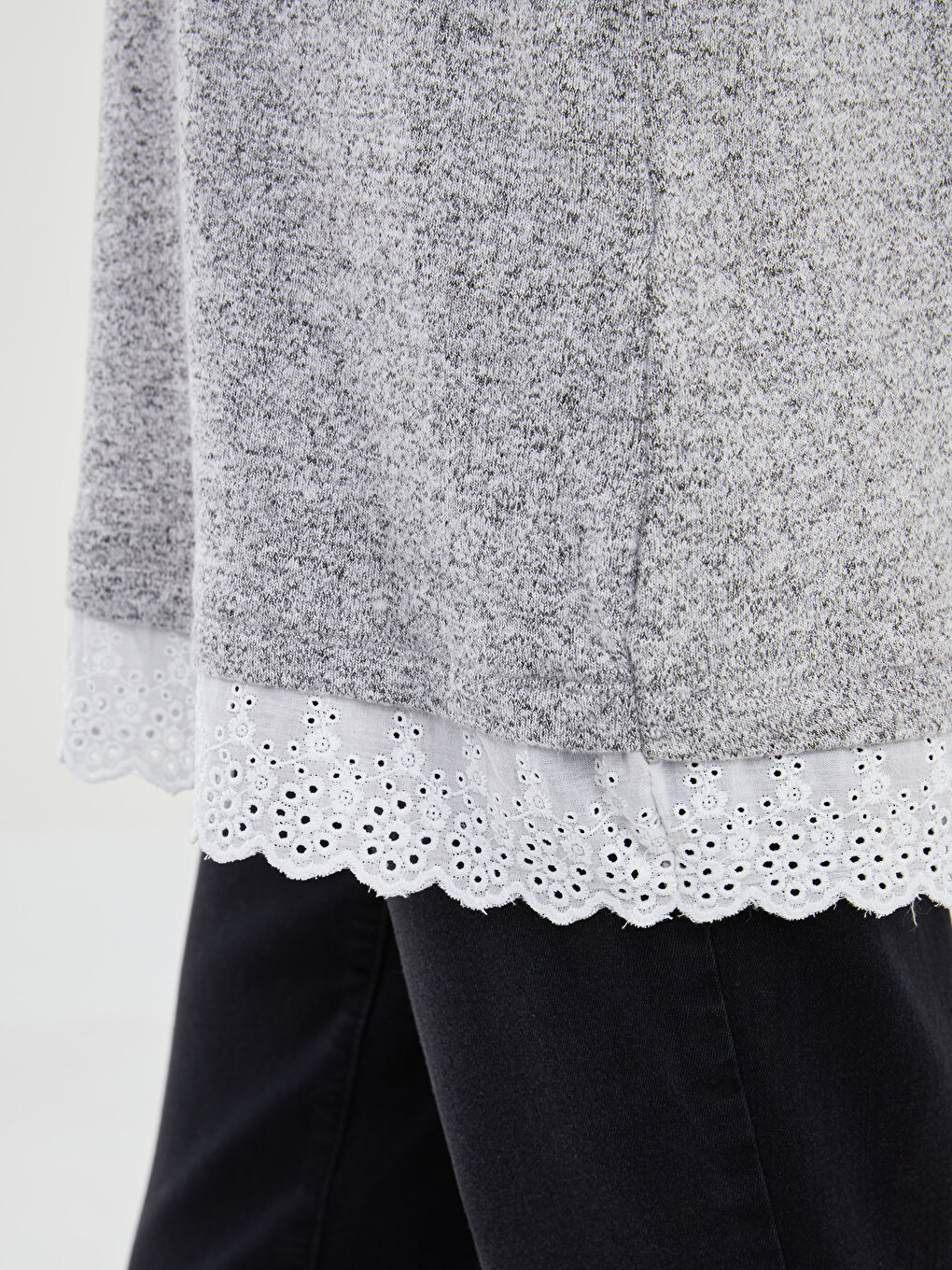 Gri Bisiklet Yaka Nakışlı Uzun Kollu Kadın Bluz-3