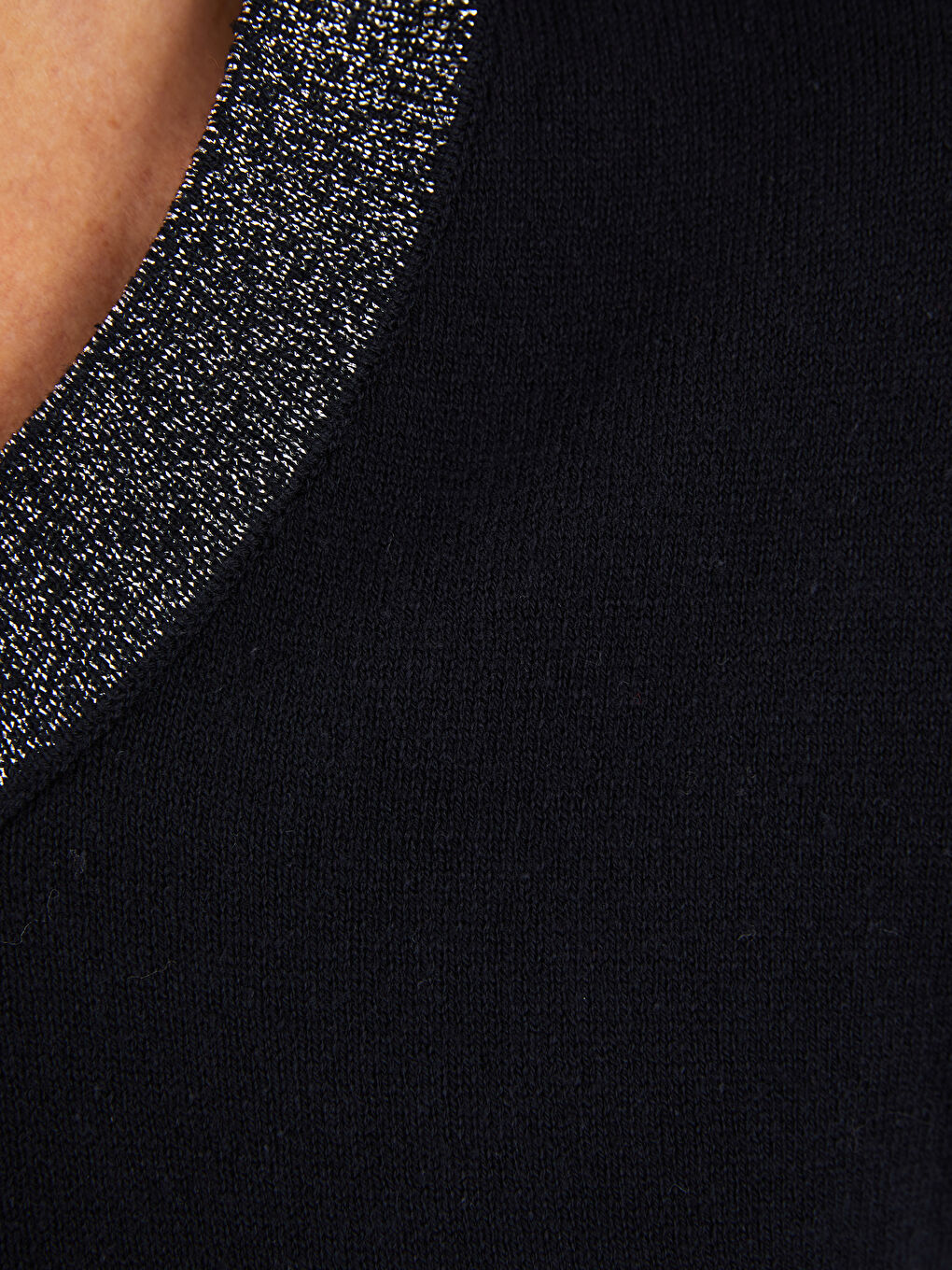 Свитер из трикотажа с длинным рукавом, V-образным вырезом и полосатым узором для женщин-3