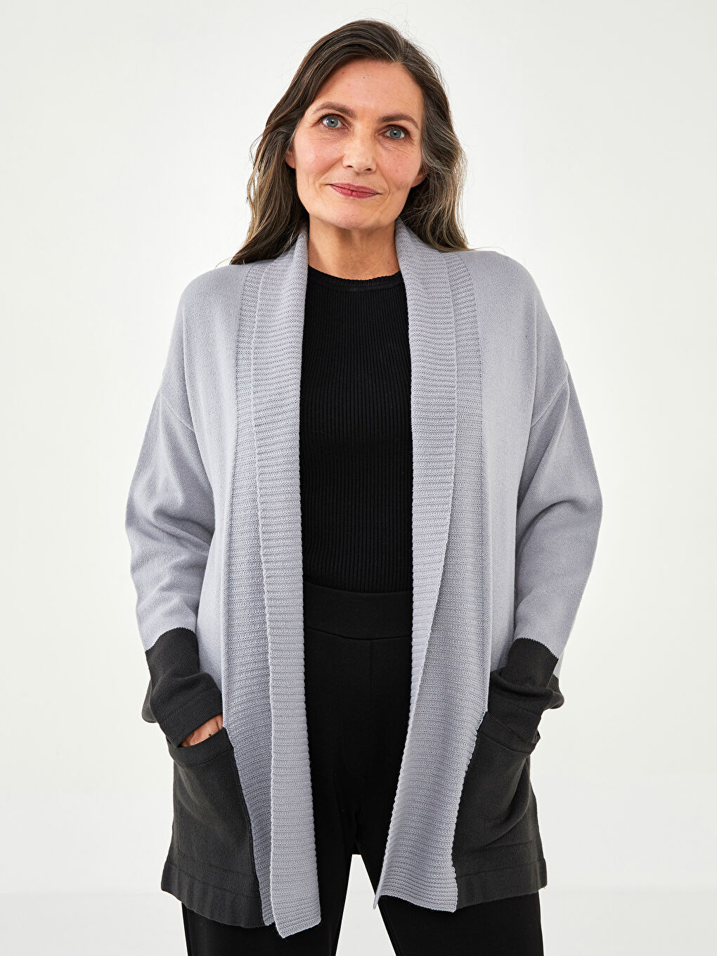 كارديجان تريكو بياقة شال وبلوك الألوان وكم طويل للسيدات-1