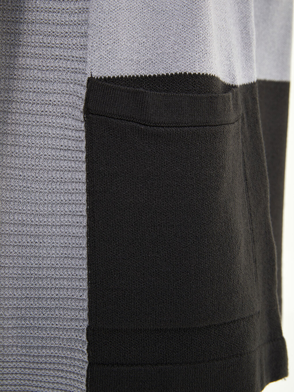 كارديجان تريكو بياقة شال وبلوك الألوان وكم طويل للسيدات-2