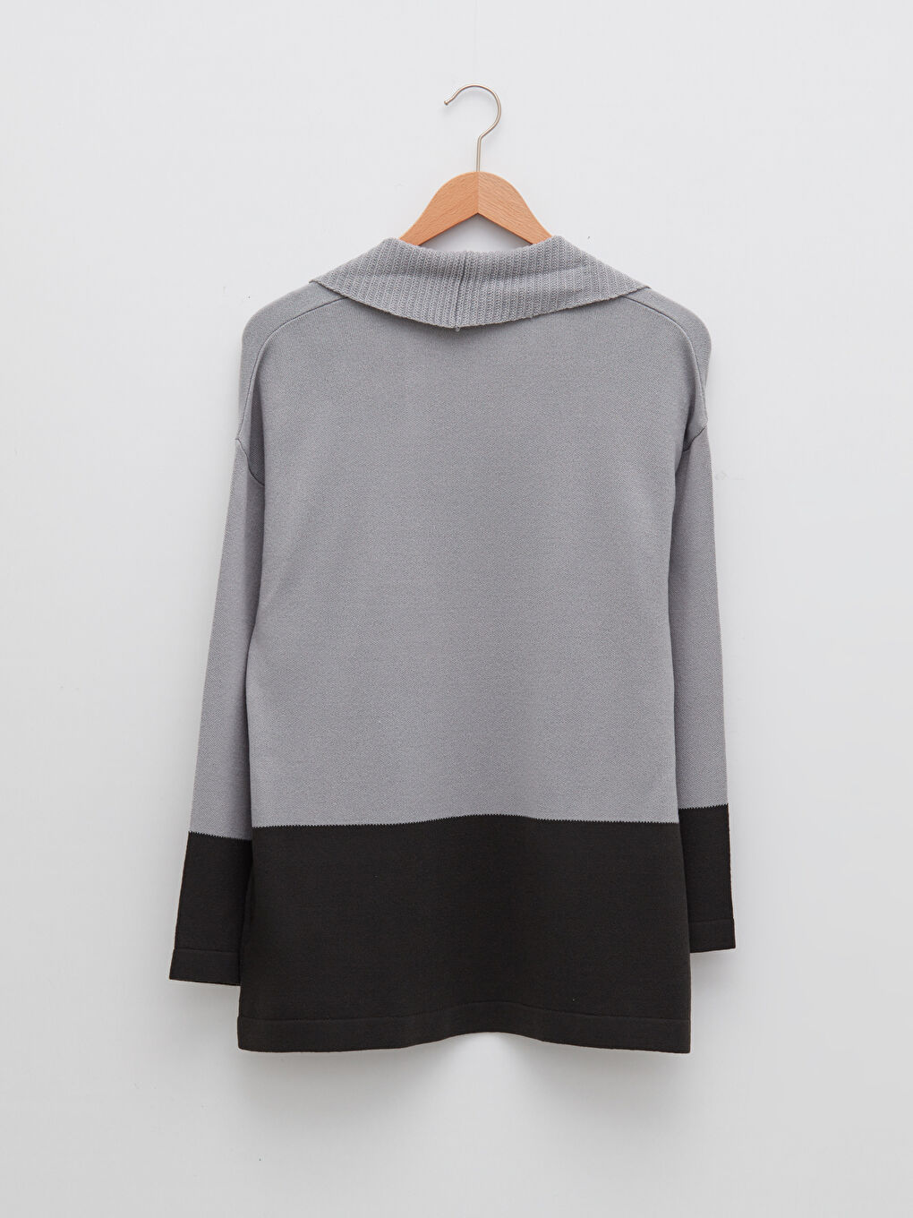 كارديجان تريكو بياقة شال وبلوك الألوان وكم طويل للسيدات-5