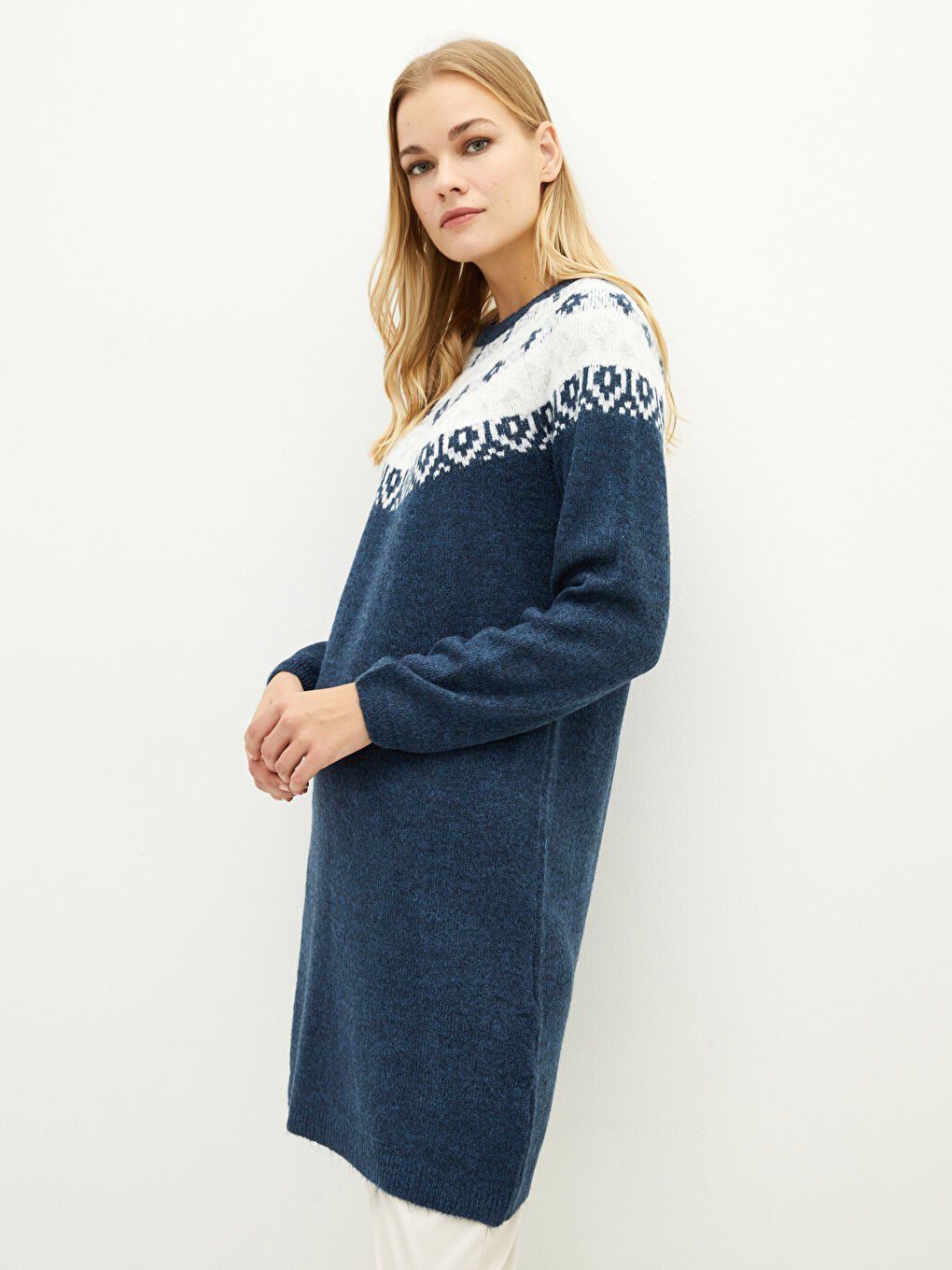 İndigo Bisiklet Yaka Kendinden Desenli Uzun Kollu Kadın Triko Tunik-1