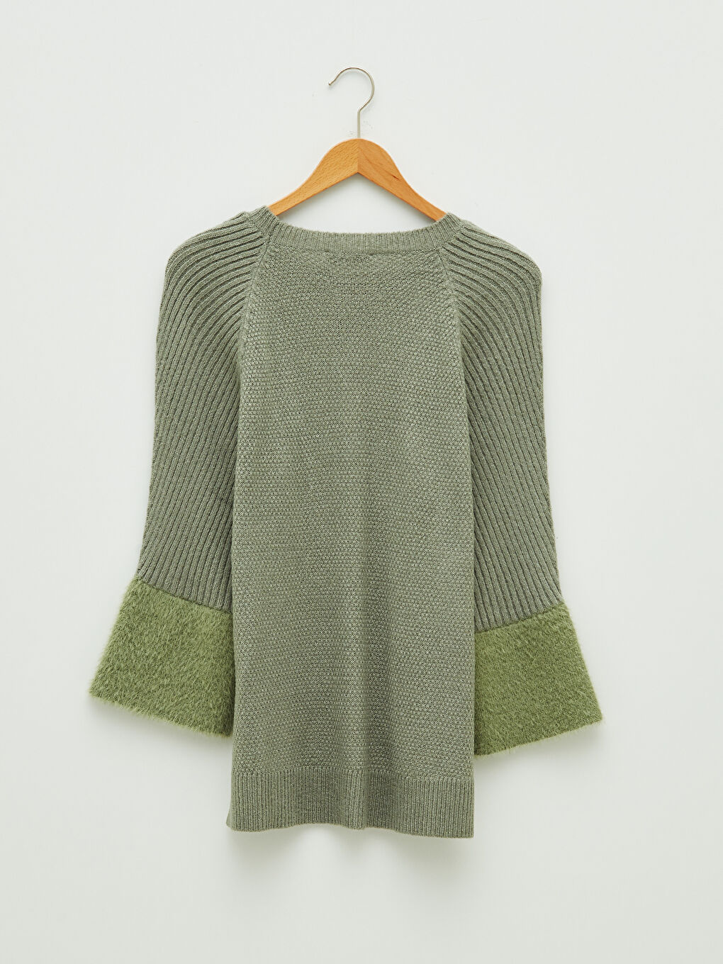 LCWAIKIKI Classic Crew Neck Self Patterned Long Sleeve Women's Knitwear Sweater -W1FT25Z8-RR0