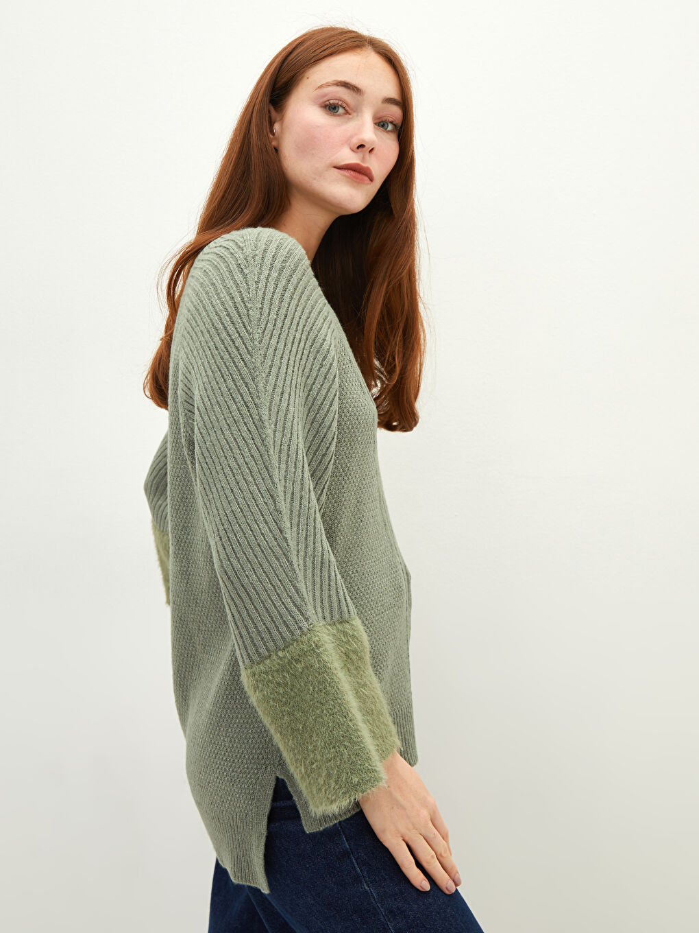 LCWAIKIKI Classic Crew Neck Self Patterned Long Sleeve Women's Knitwear Sweater -W1FT25Z8-RR0