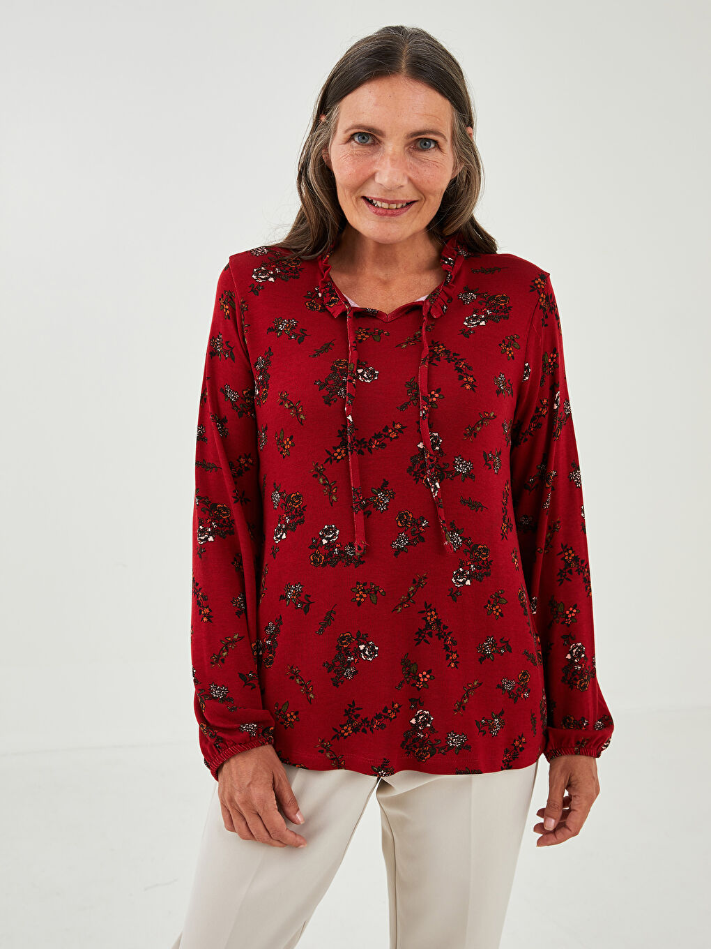 Kırmızı Bağlamalı Yaka Desenli Uzun Kollu Kadın Bluz