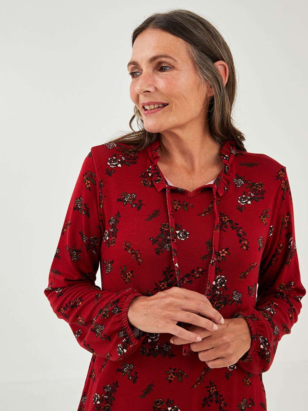 Kırmızı Bağlamalı Yaka Desenli Uzun Kollu Kadın Bluz-1