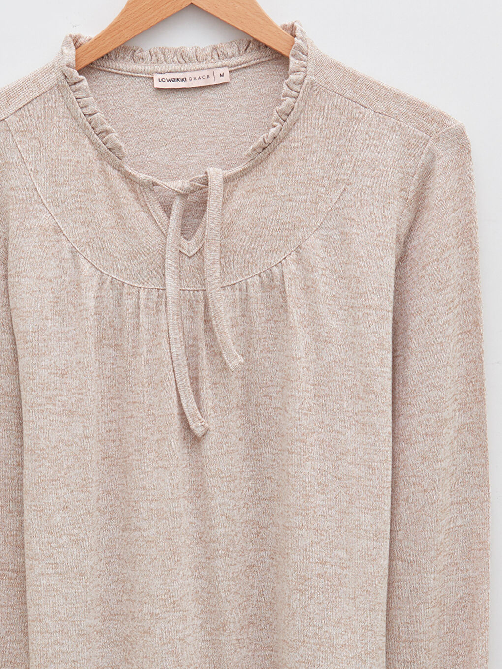 Bej Fırfırlı Bağlamalı Yaka Düz Uzun Kollu Kadın Bluz-7