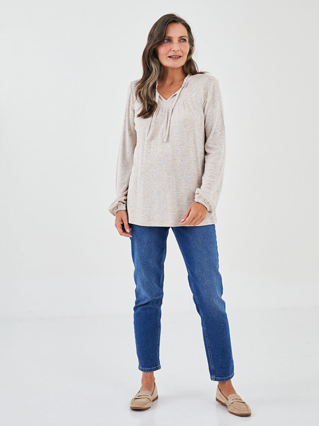 Bej Fırfırlı Bağlamalı Yaka Düz Uzun Kollu Kadın Bluz-2