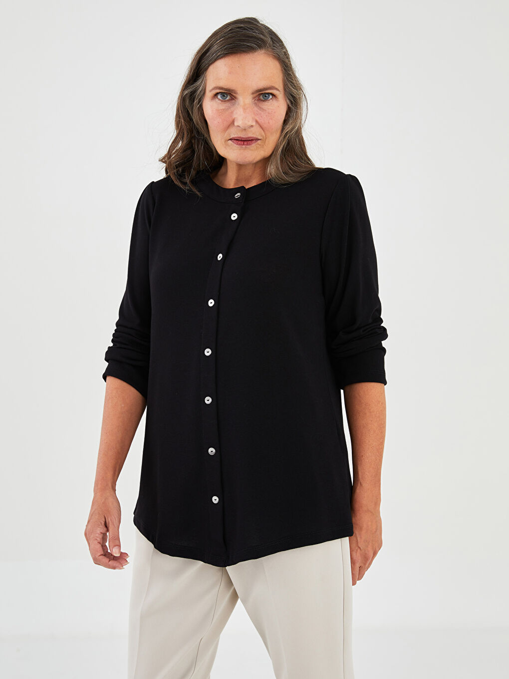 Siyah Bisiklet Yaka Düz Uzun Kollu Kadın Bluz-1