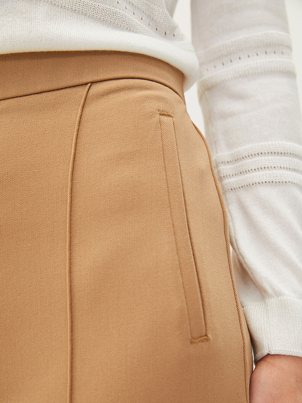 Bej Standart Fit Cep Detaylı Kadın Havuç Pantolon-5