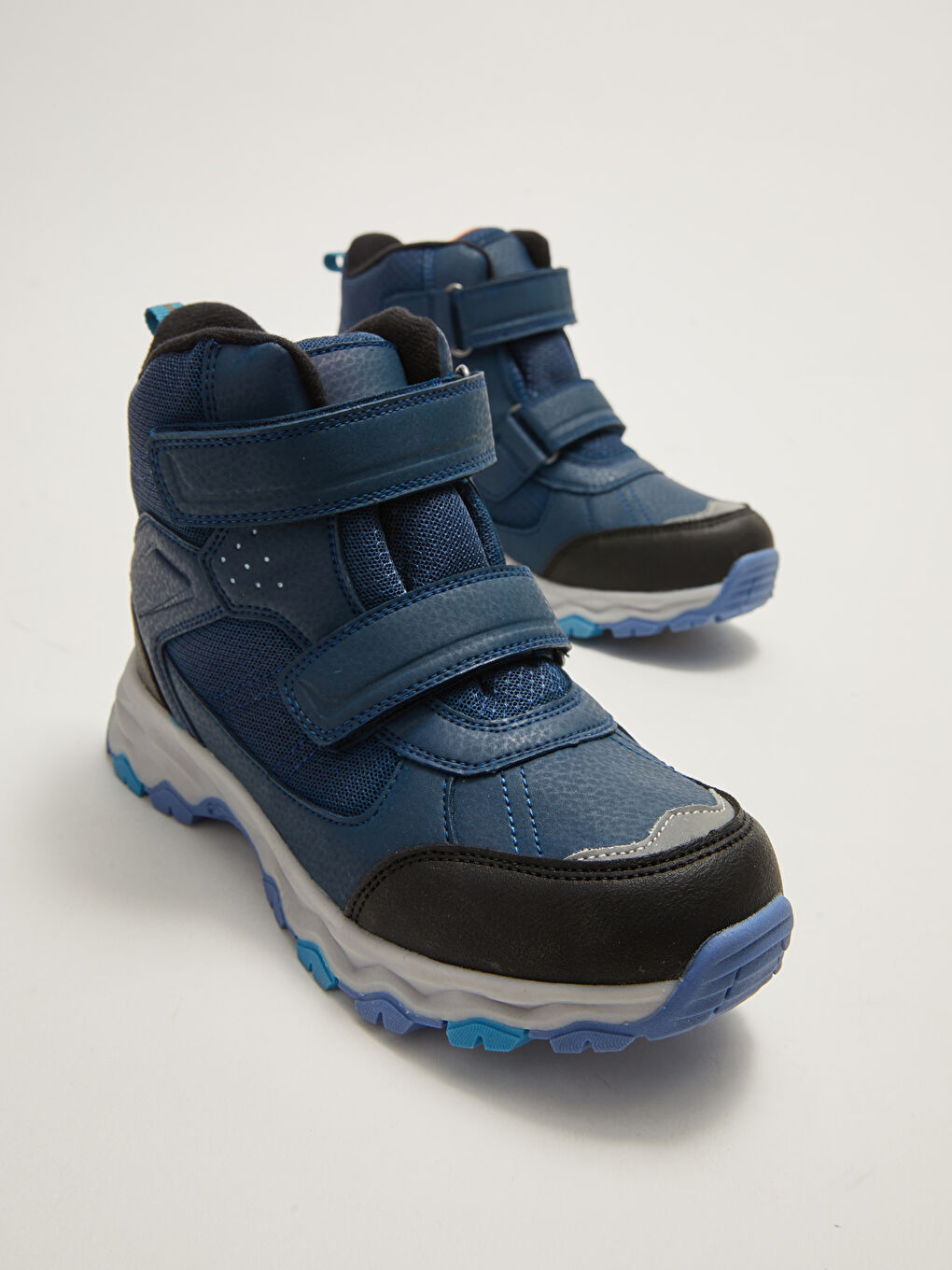 أحذية ثلجية للأولاد بمظهر الجلد مع خطاف وحلقة-2