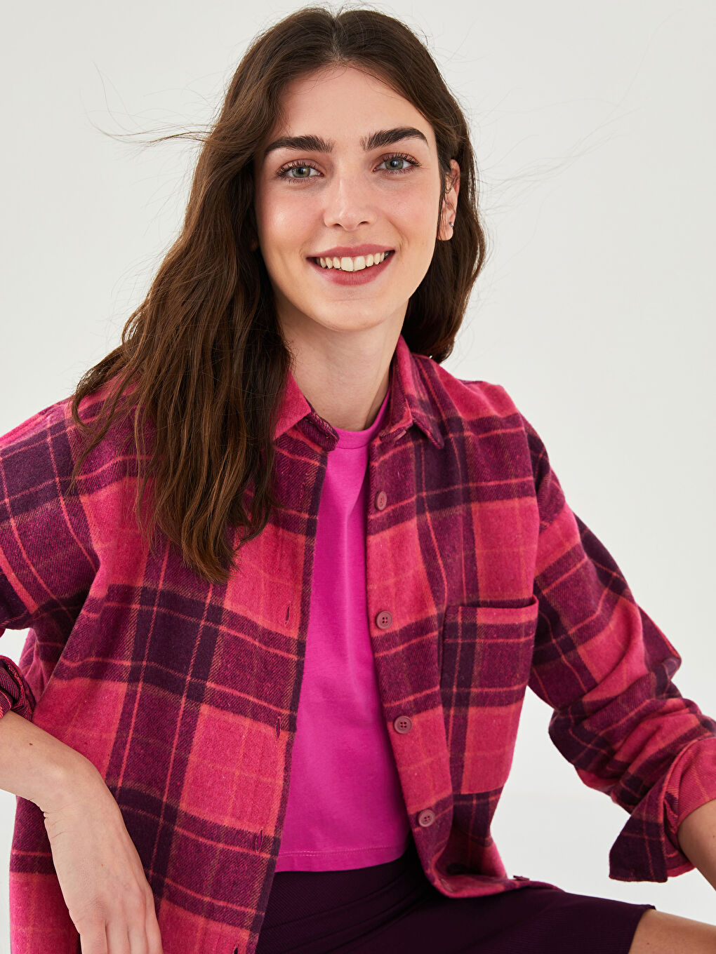 Рубашка-Куртка Женская Клетчатая С Длинным Рукавом И Карманами На Пуговицах