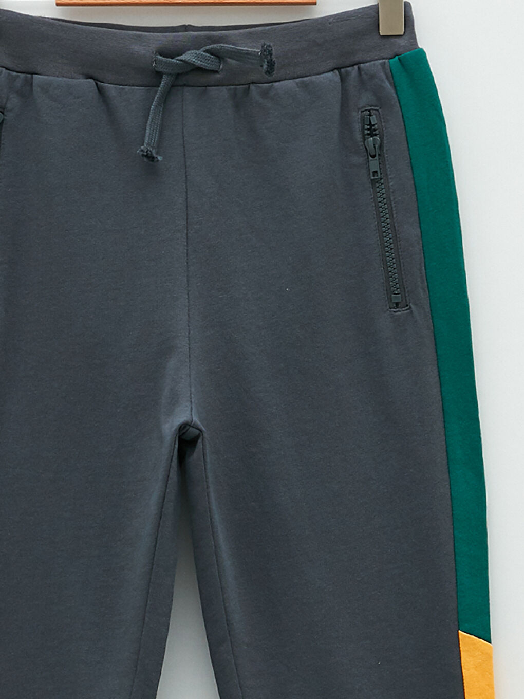 LCW Kids Elastic Waist Color Block Boys' Jogger Sweatpants -W1FV47Z4-HFP