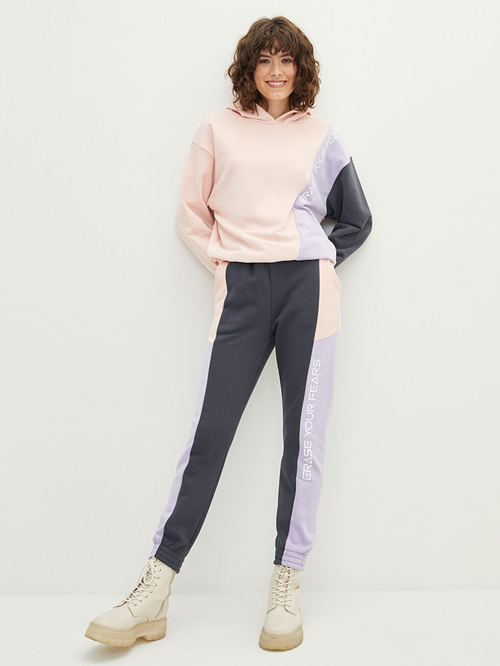 LCW Casual Elastic Waist Color Block Pocket Detailed Women's Thick Jogger Sweatpants -W1FY07Z8-HHY