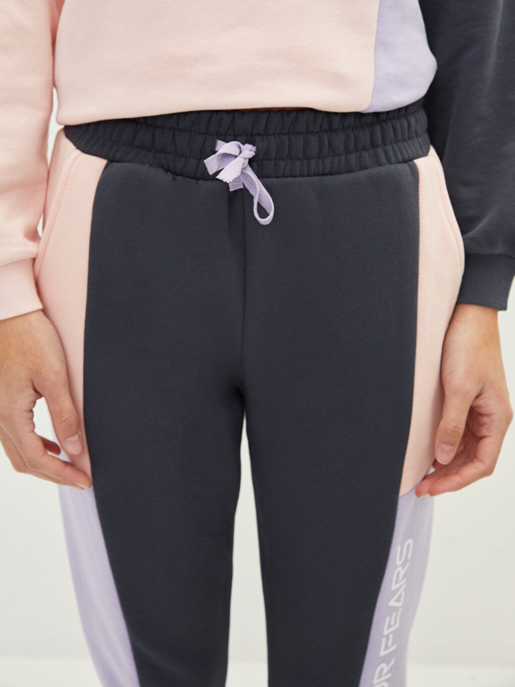 LCW Casual Elastic Waist Color Block Pocket Detailed Women's Thick Jogger Sweatpants -W1FY07Z8-HHY
