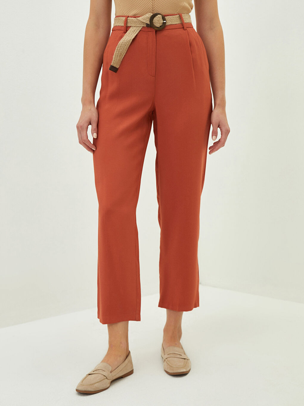 Kahverengi Yüksek Bel Bol Fit Kemer Detaylı Gabardin Kadın Pantolon-2