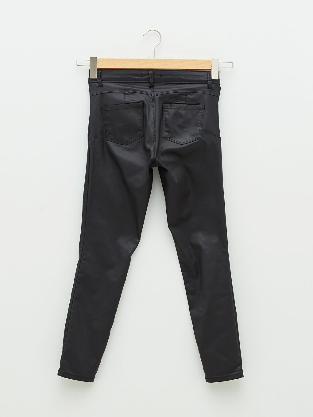 بنطلون للسيدات بقماش جبردين بتفاصيل جيوب وقصة عادية وخصر عادي-7