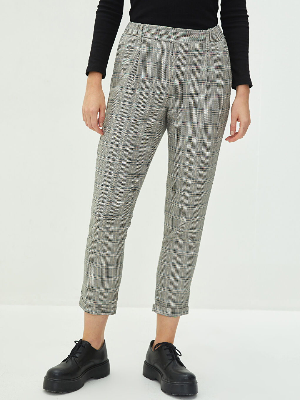 LCW Vision Elastic Waist Plaid Pocket Detailed Gabardine Fabric Women's Trousers -W1FY70Z8-LKN