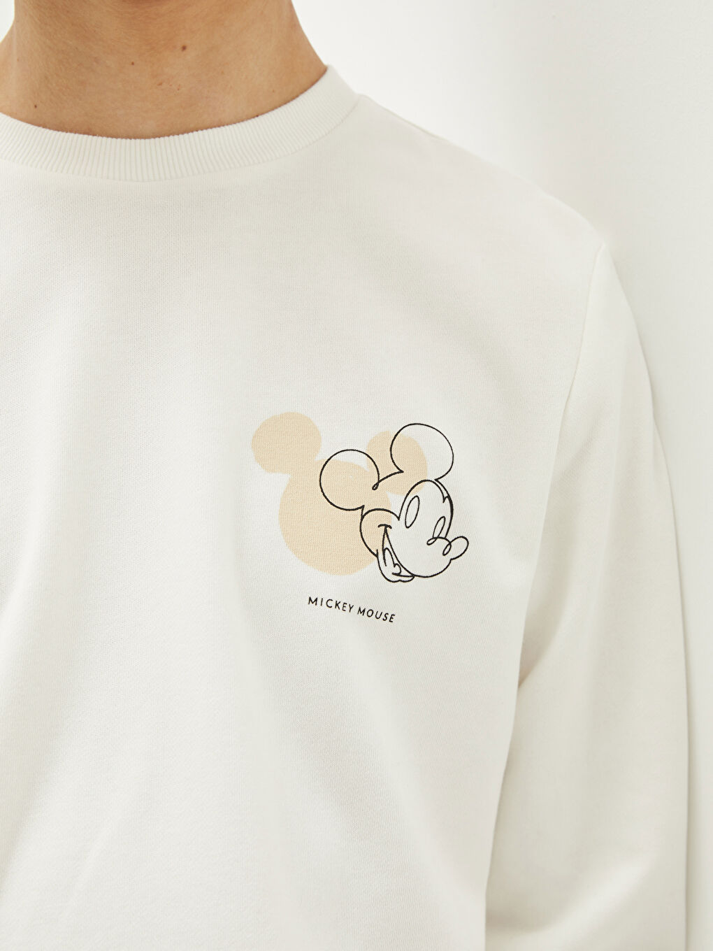 XSIDE سویتشێرت قۆڵ درێژ چاپکراوی Mickey Mouse یه‌خه‌ خڕ بۆ پیاوان -W1G003Z8-RHG