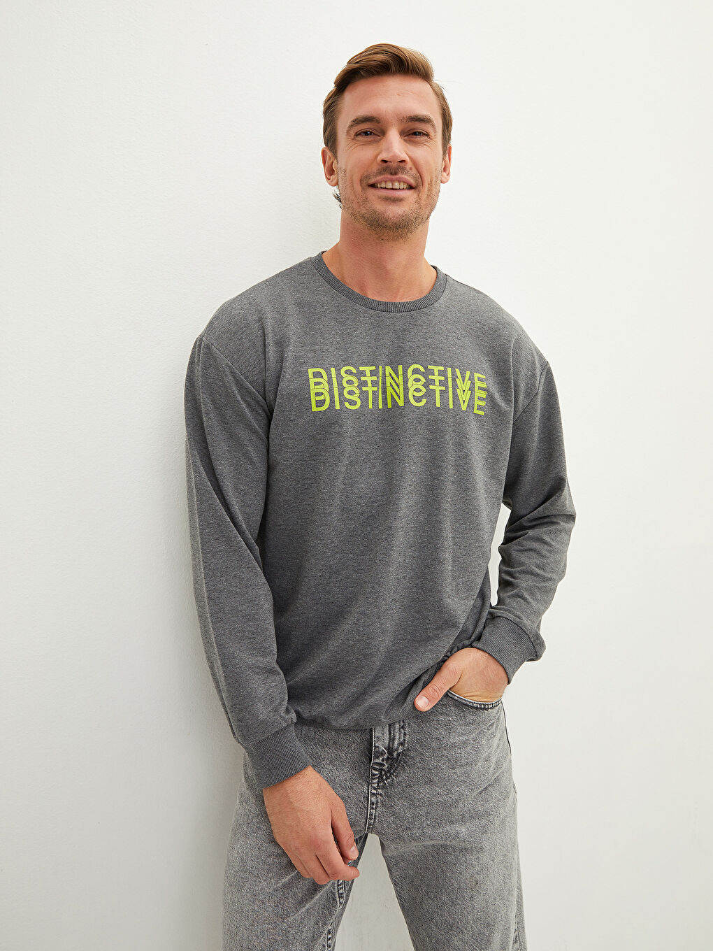 Crew Neck Long Sleeve Printed Men's Sweatshirt