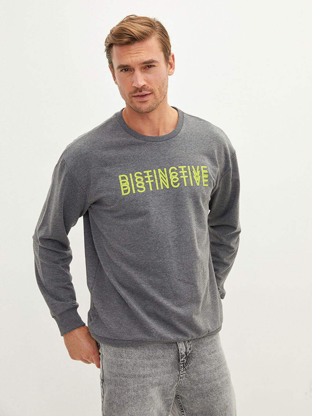 Crew Neck Long Sleeve Printed Men's Sweatshirt-1