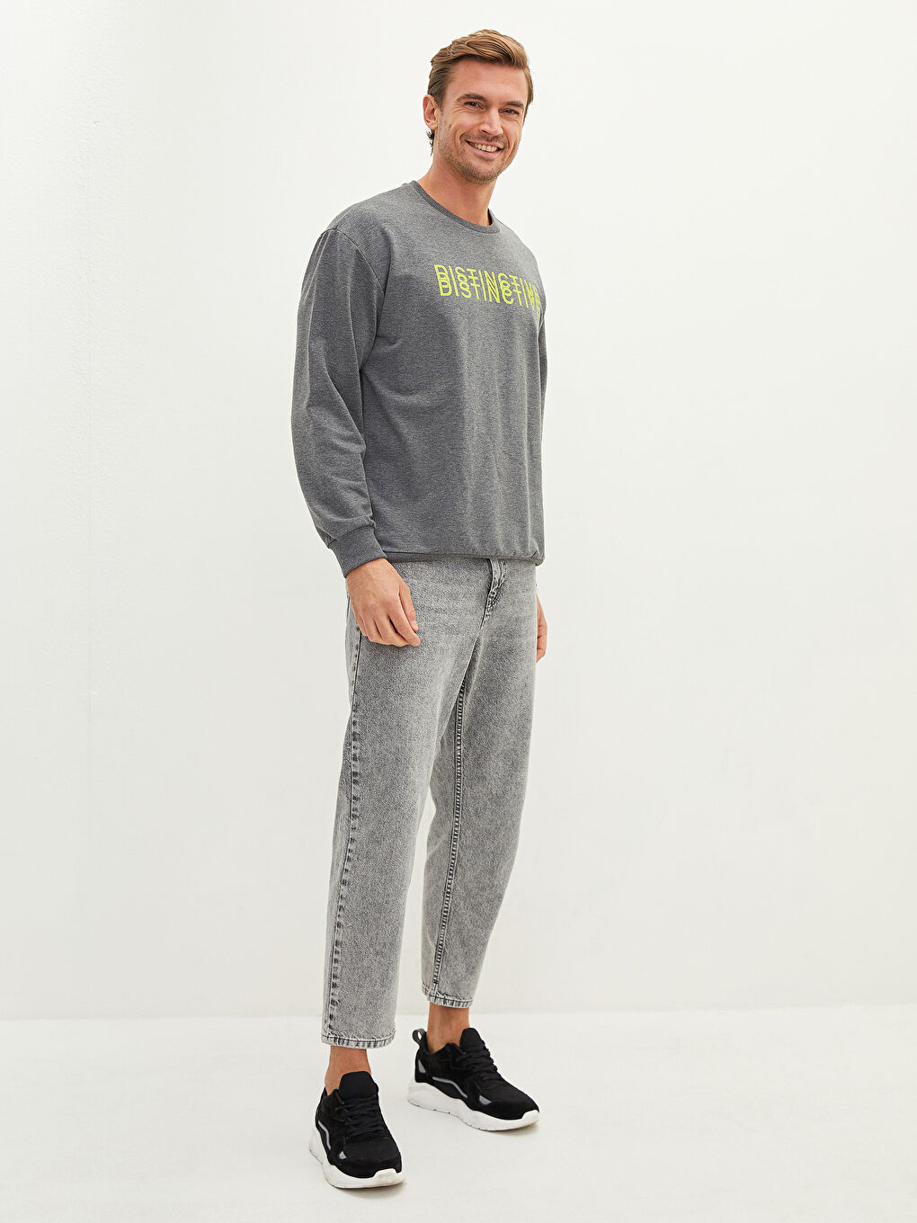 Crew Neck Long Sleeve Printed Men's Sweatshirt-3