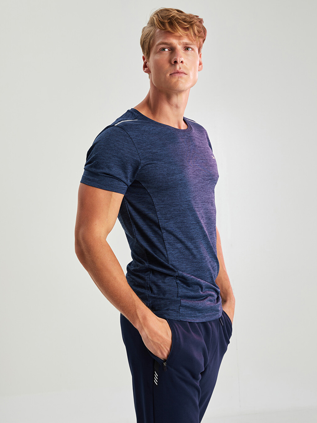 T-shirt Sportiv Me Jakë Të Rrumbullakët Dhe Mëngë Të Shkurtra Për Burra