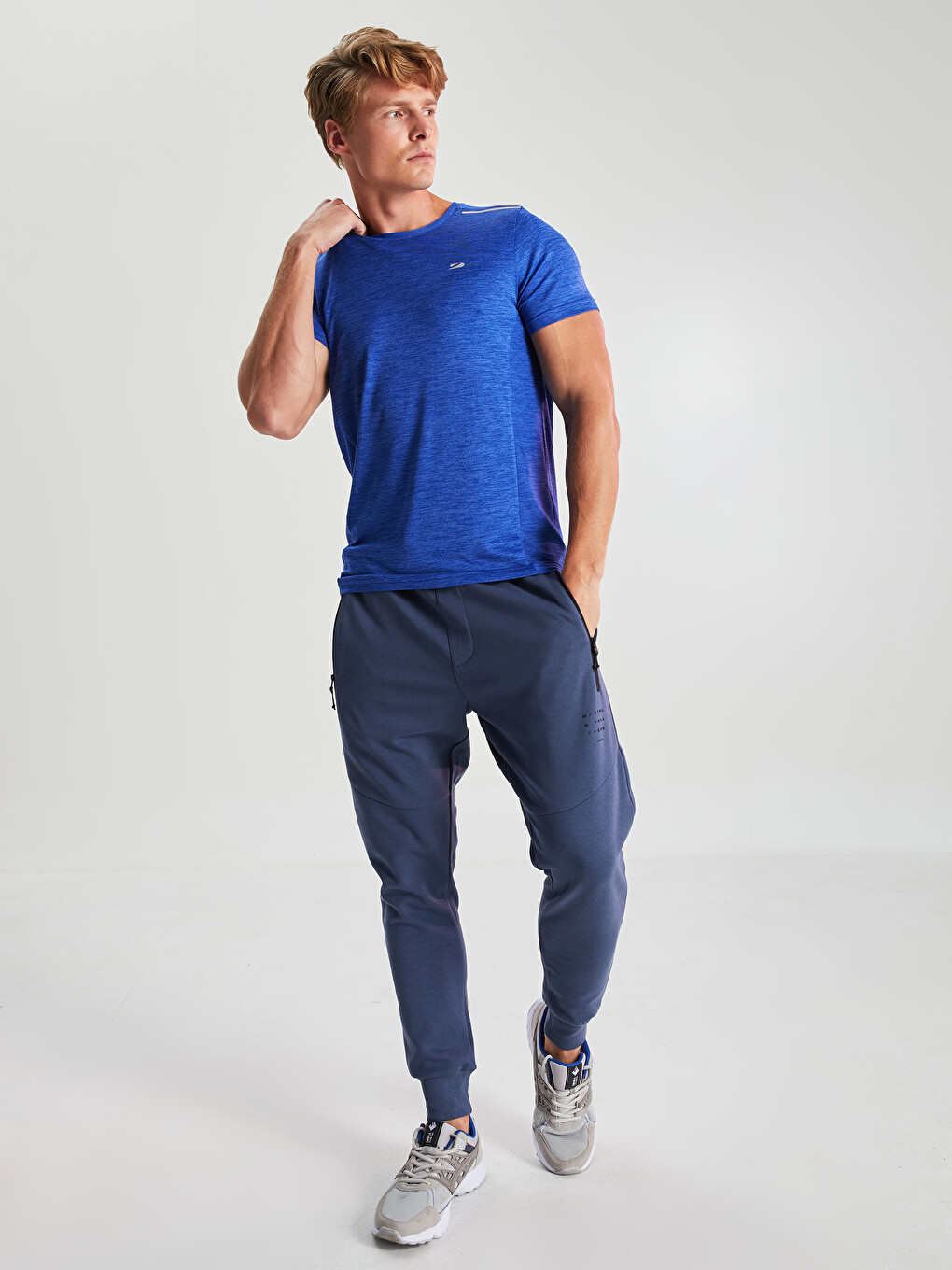 T-shirt Sportiv Me Jakë Të Rrumbullakët Dhe Mëngë Të Shkurtra Për Burra-2