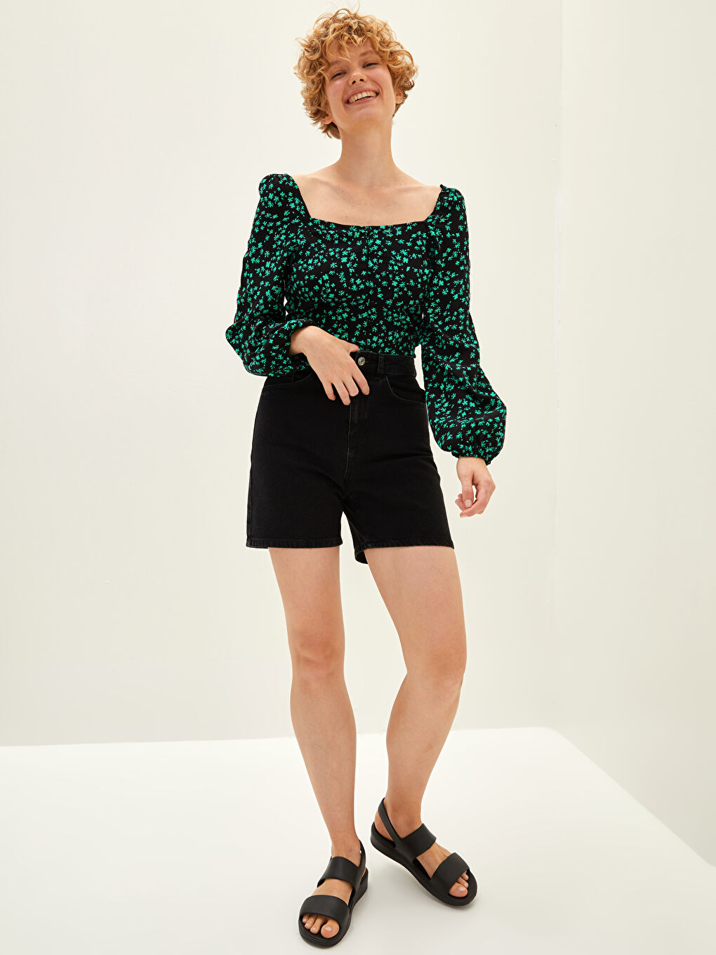 Yeşil Kare Yaka Çiçekli Uzun Kollu Maroken Kadın Bluz-2