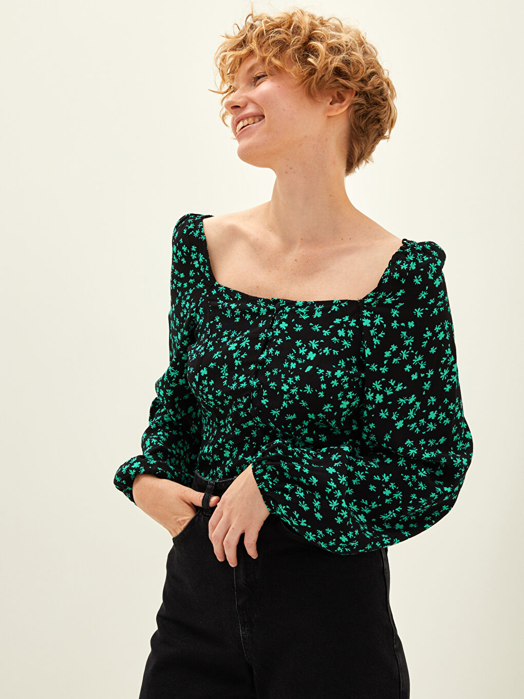 Yeşil Kare Yaka Çiçekli Uzun Kollu Maroken Kadın Bluz-1