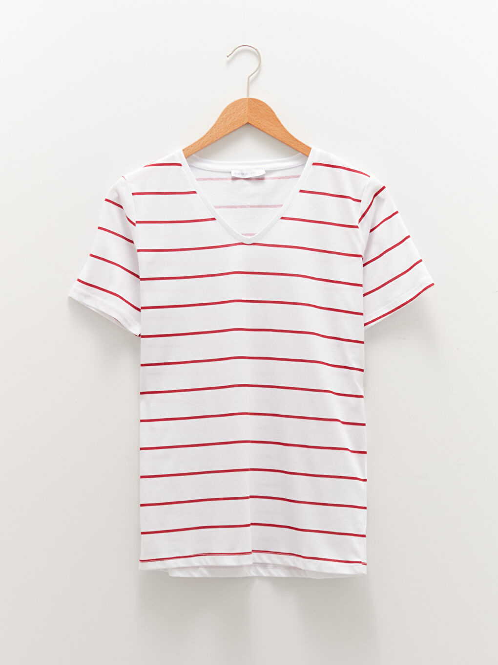Kırmızı V Yaka Çizgili Kısa Kollu Pamuklu Kadın Tişört-5