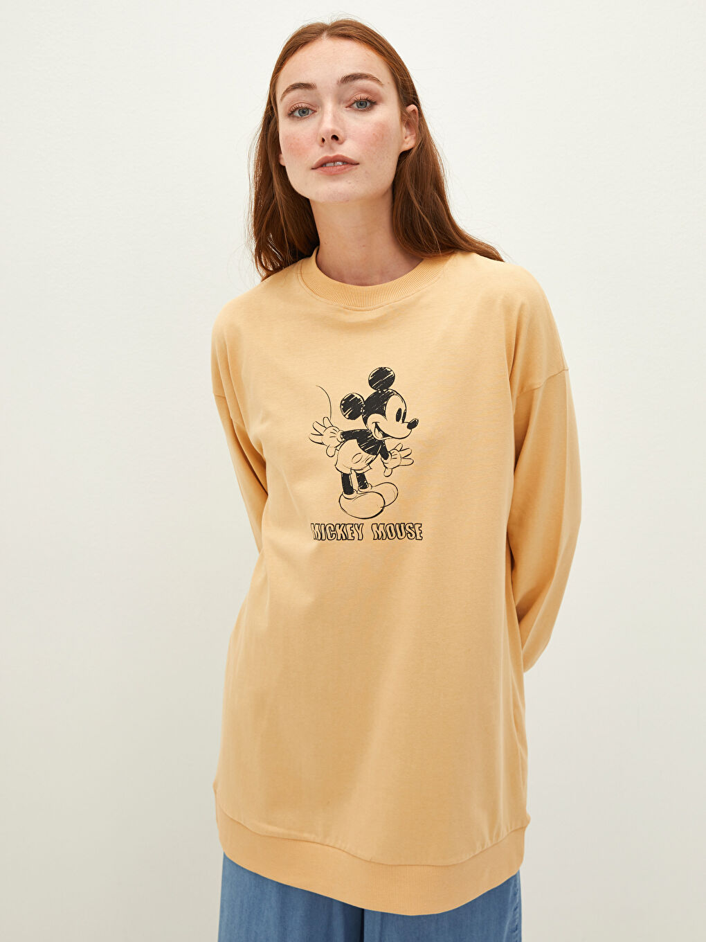 LCW Modest Açık Sarı Bisiklet Yaka Mickey Mouse Baskılı Kadın Sweatshirt Tunik - 1