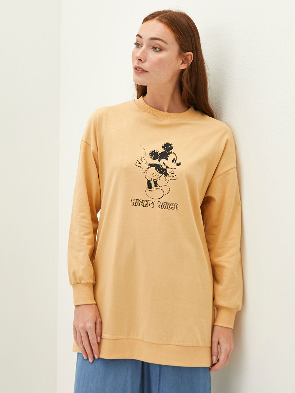 LCW Modest Açık Sarı Bisiklet Yaka Mickey Mouse Baskılı Kadın Sweatshirt Tunik - 2