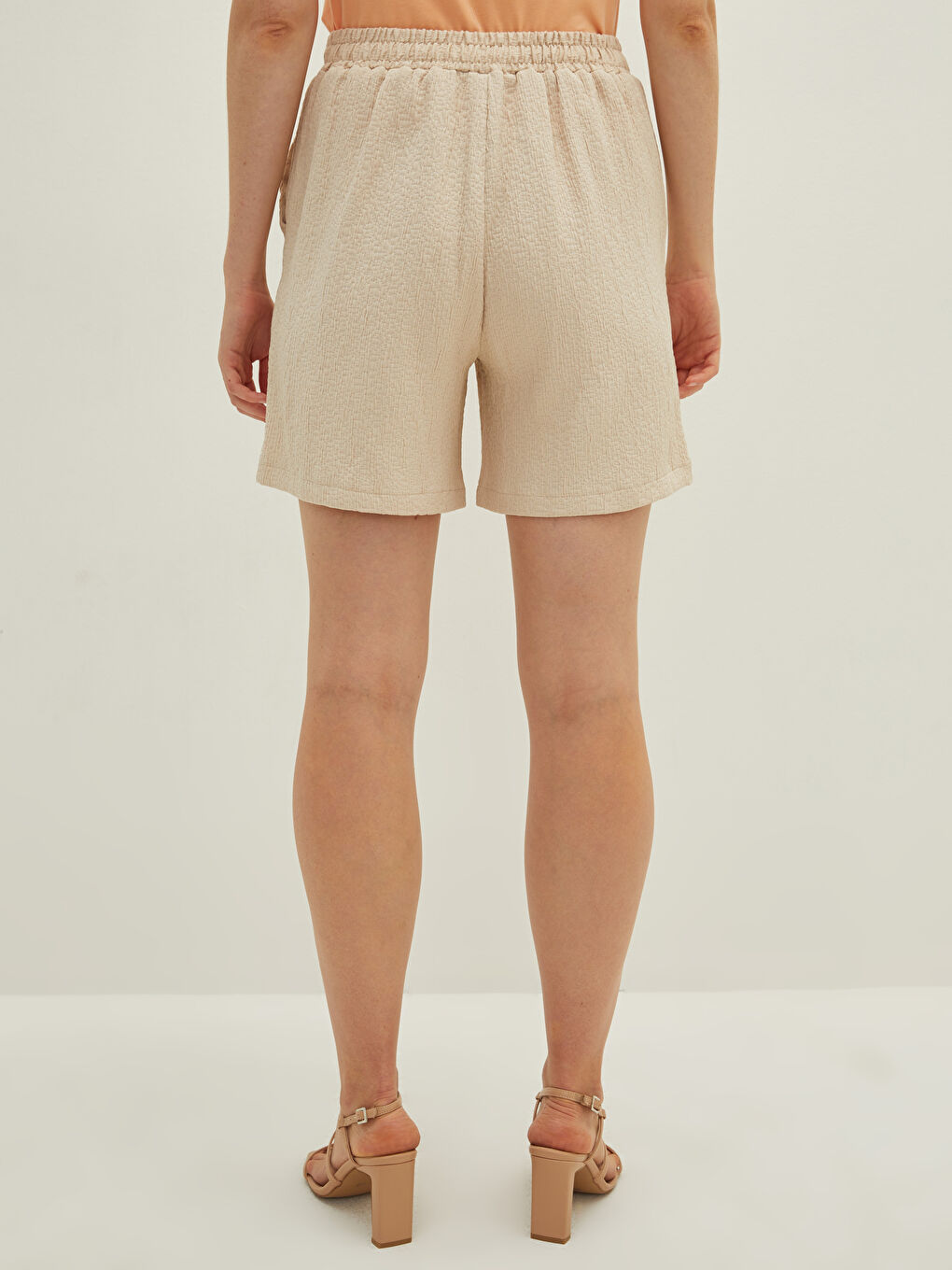 LCW Vision Women's Bermuda Shorts With Flat Pocket Detail and Elastic Waist -W1G153Z8-FPT