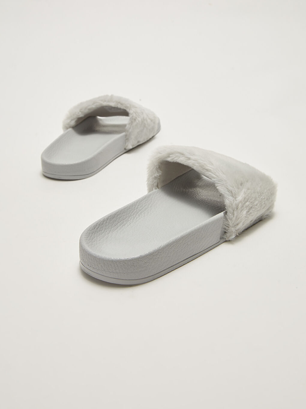 Tek Bantlı Pelüş Kadın Ev Terliği-4