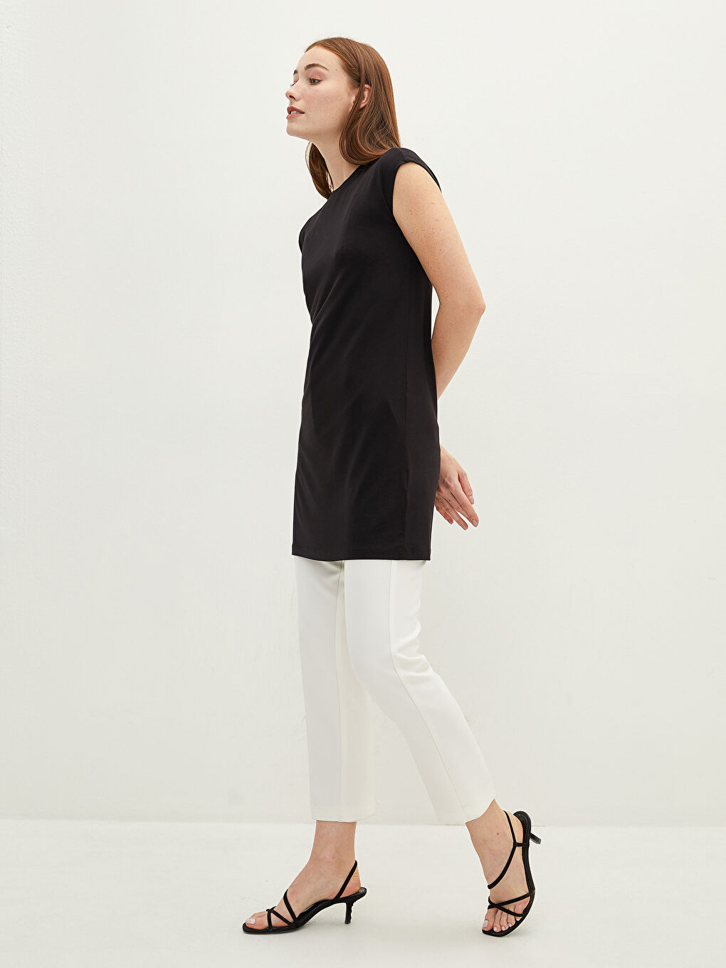 Siyah Bisiklet Yaka Düz Kısa Kollu Kadın Tunik-4