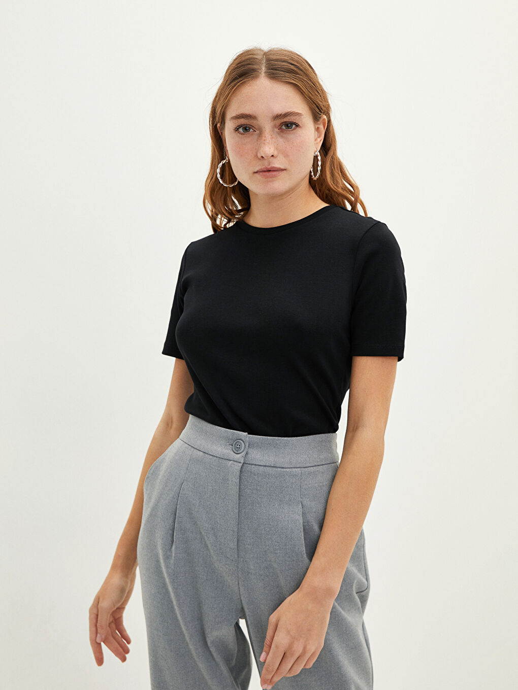 Siyah Bisiklet Yaka Düz Kısa Kollu Pamuklu Kadın Tişört