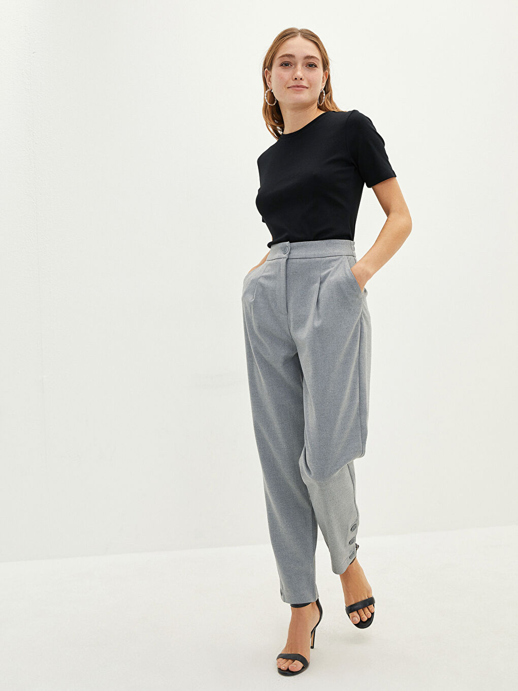 Siyah Bisiklet Yaka Düz Kısa Kollu Pamuklu Kadın Tişört-3