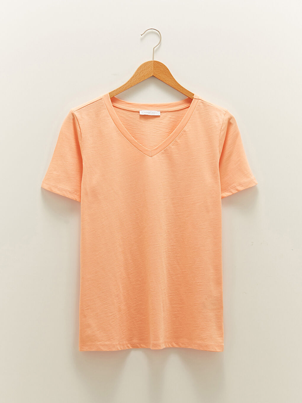 Mercan V Yaka Düz Kısa Kollu Pamuklu Kadın  Tişört-6