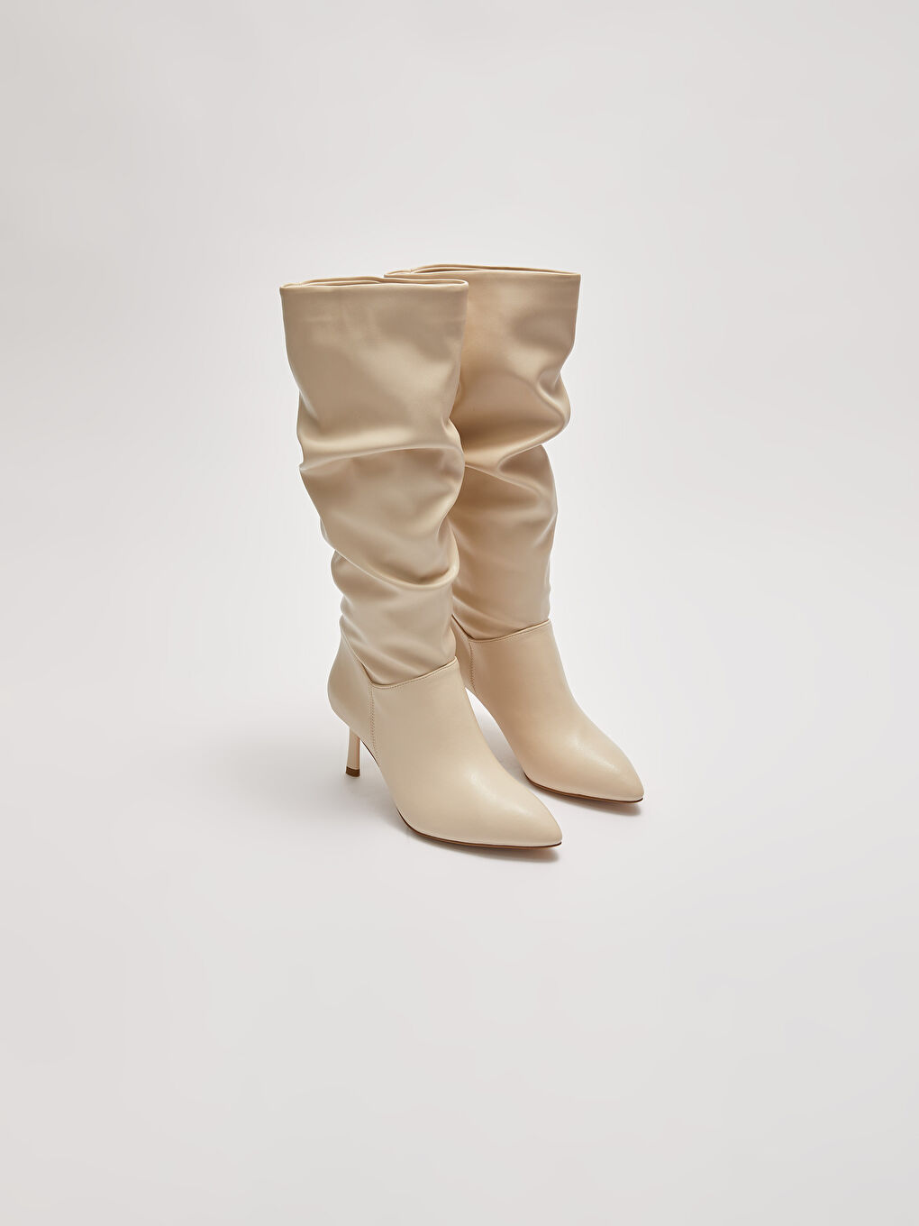 Ekru Deri Görünümlü Topuklu Kadın Uzun Çizme