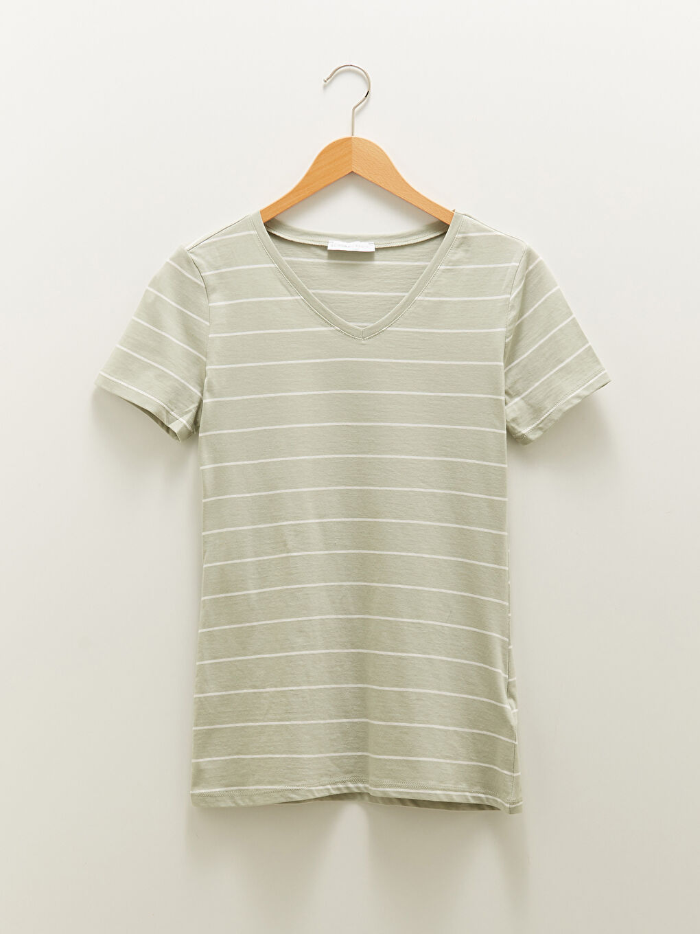 Yeşil V Yaka Kısa Kollu Çizgili Pamuklu Kadın Tişört-6