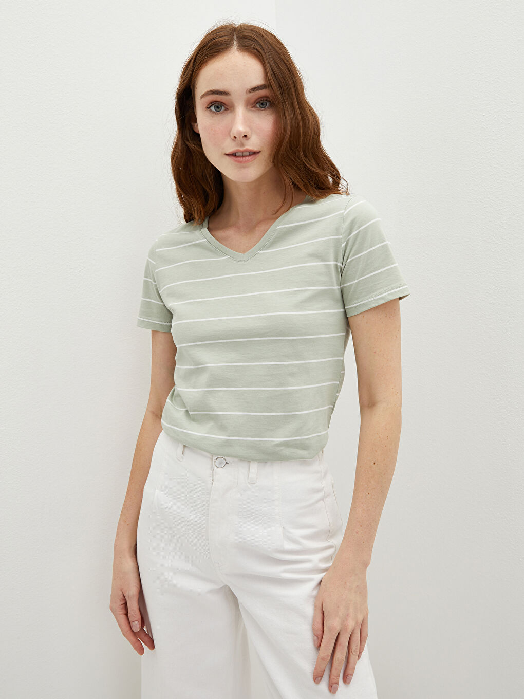 Yeşil V Yaka Kısa Kollu Çizgili Pamuklu Kadın Tişört-2
