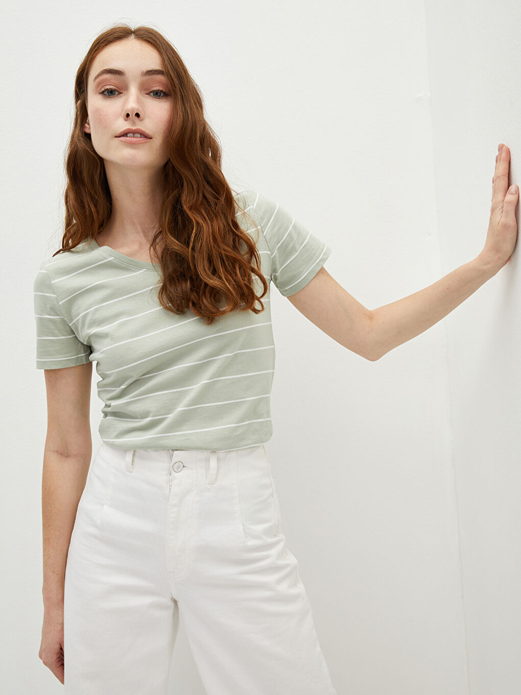 Yeşil V Yaka Kısa Kollu Çizgili Pamuklu Kadın Tişört
