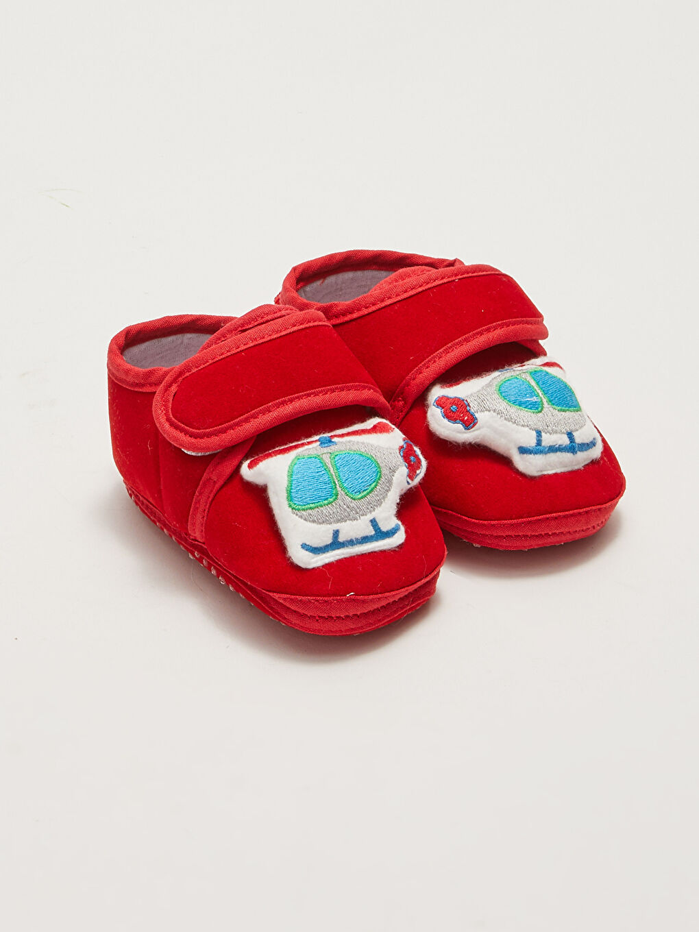 Kırmızı 3D Aplikeli Cırt Cırtlı Erkek Bebek Yürüme Öncesi Ev Ayakkabısı
