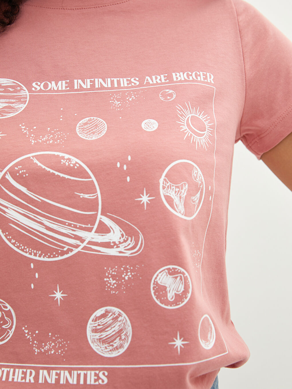 Pembe Bisiklet Yaka Baskılı Kısa Kollu Pamuklu Kadın Tişört-3