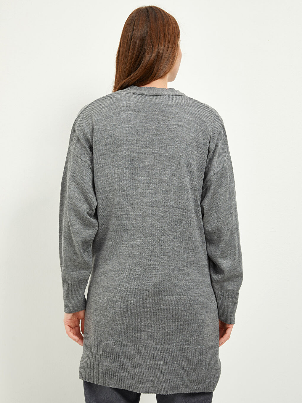 Gri V Yaka Beli Kuşaklı Uzun Kollu Kadın Triko Hırka-4
