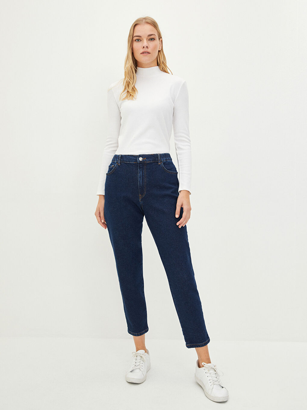 Siyah Standart Fit Cep Detaylı Kadın Jean Pantolon-1