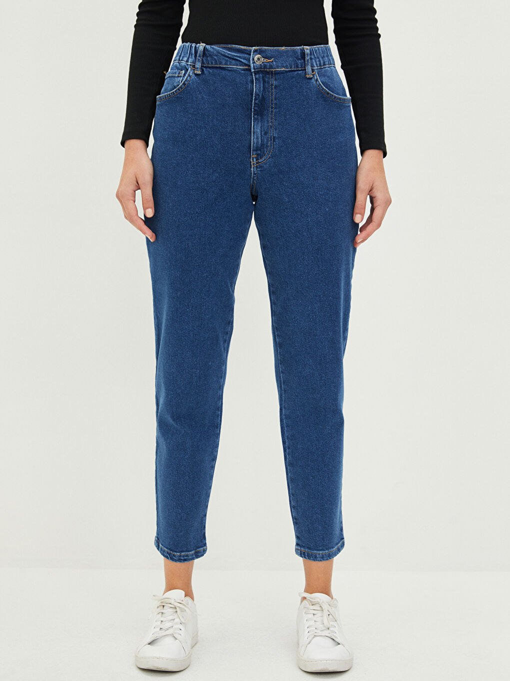 بنطلون جينز روديو حريمي بتفاصيل قياسية بقصة مستقيمة وقالب طاولة دواجن ومتحرك-2