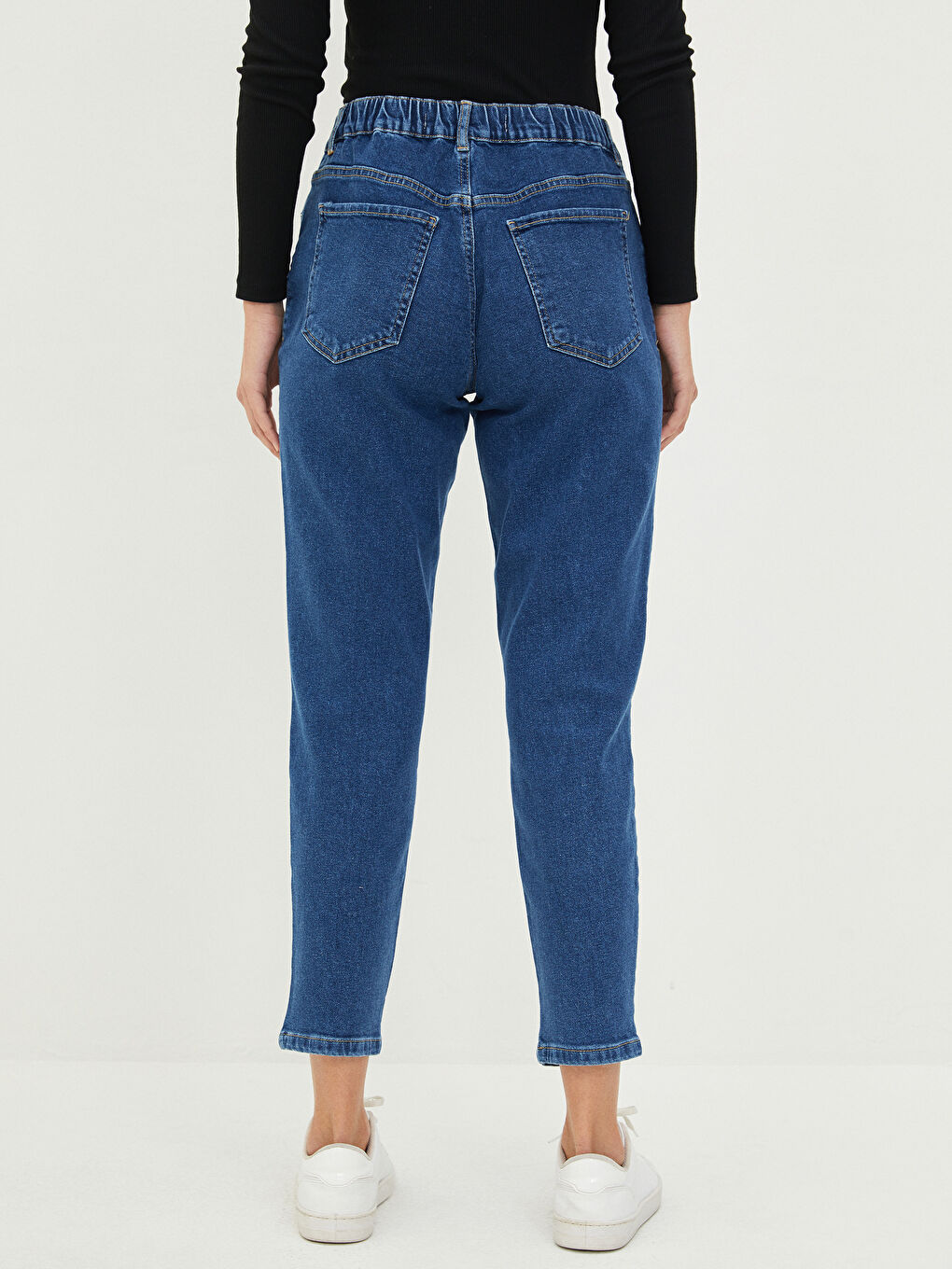 بنطلون جينز روديو حريمي بتفاصيل قياسية بقصة مستقيمة وقالب طاولة دواجن ومتحرك-3