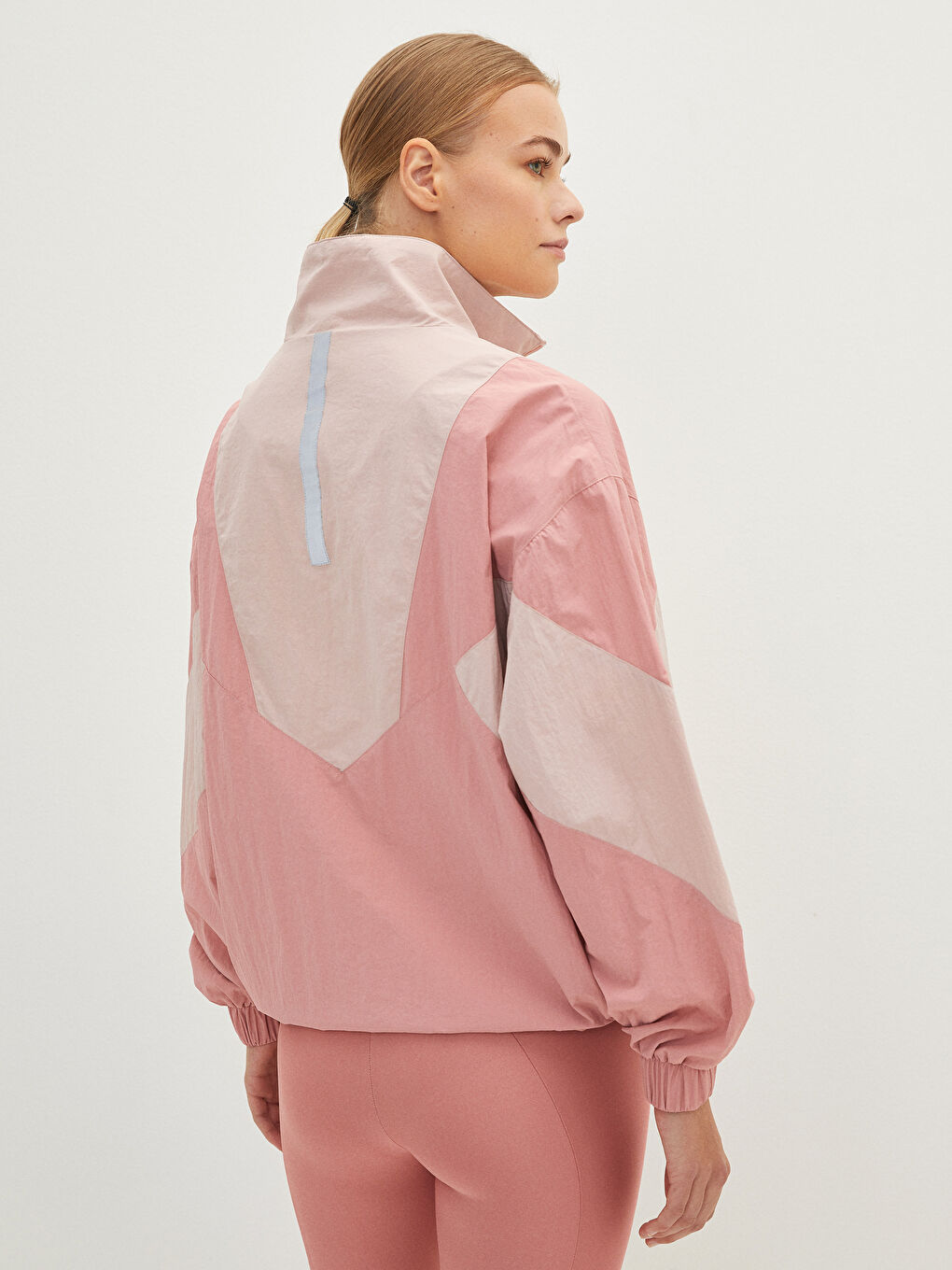 Pembe Dik Yaka Uzun Kollu Fermuar Kapamalı Kadın Yağmurluk-6